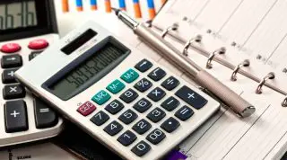 perbedaan akun riil dan akun nominal