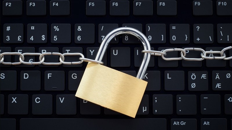 cara lock keyboard laptop